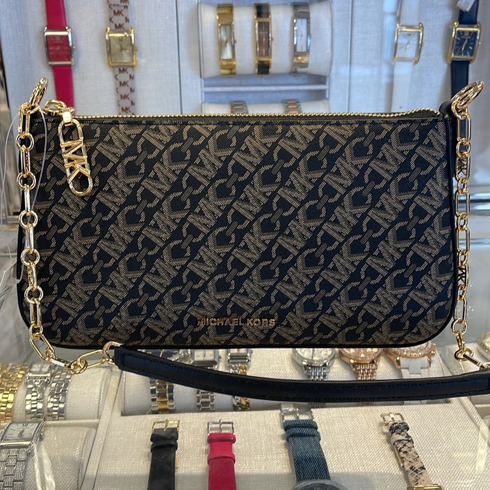 MICHAEL KORS EMPIRE MEDIUM METALLIC CHAIN-LINK POCHETTE
Black/Pale Gold 
NWT - Picture 12 of 16